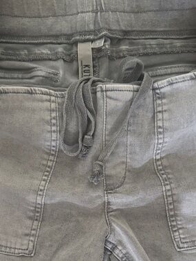 Kut from the Kloth Gray Drawstring Athletic Shorts